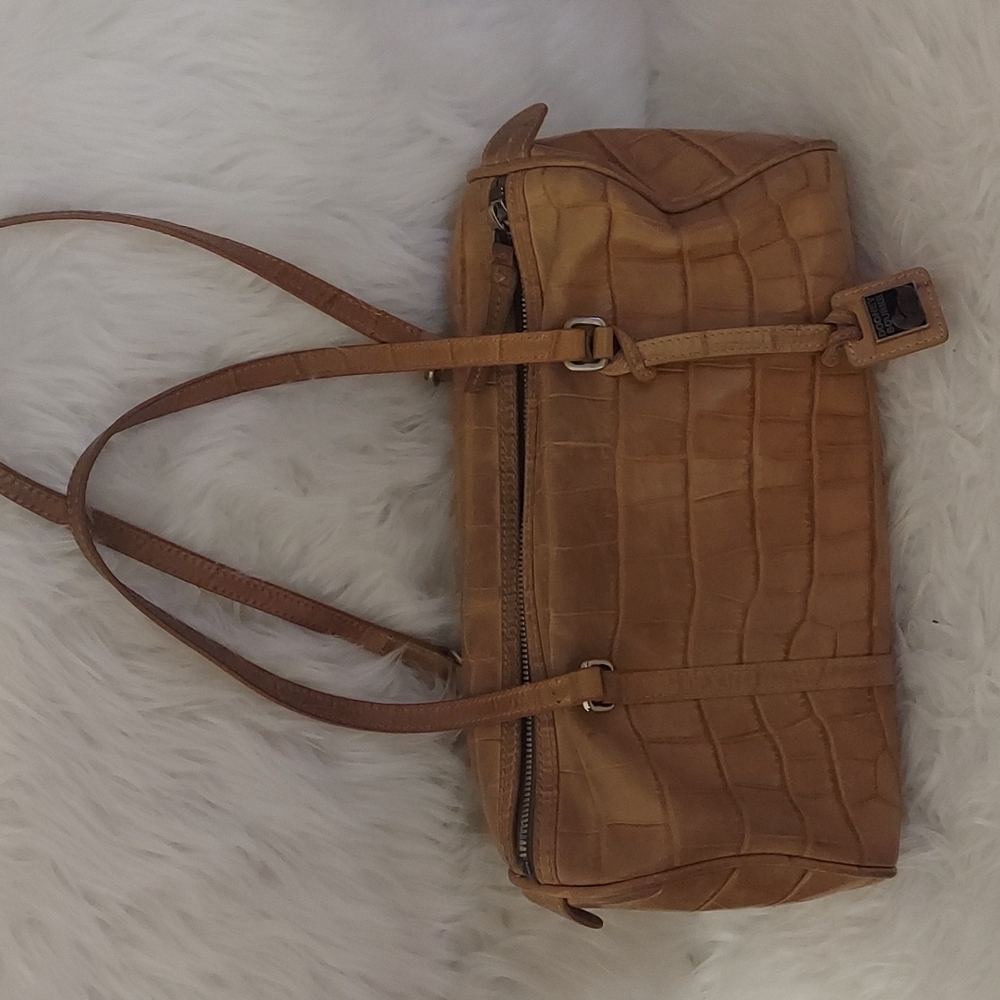 Dooney and bourke bag